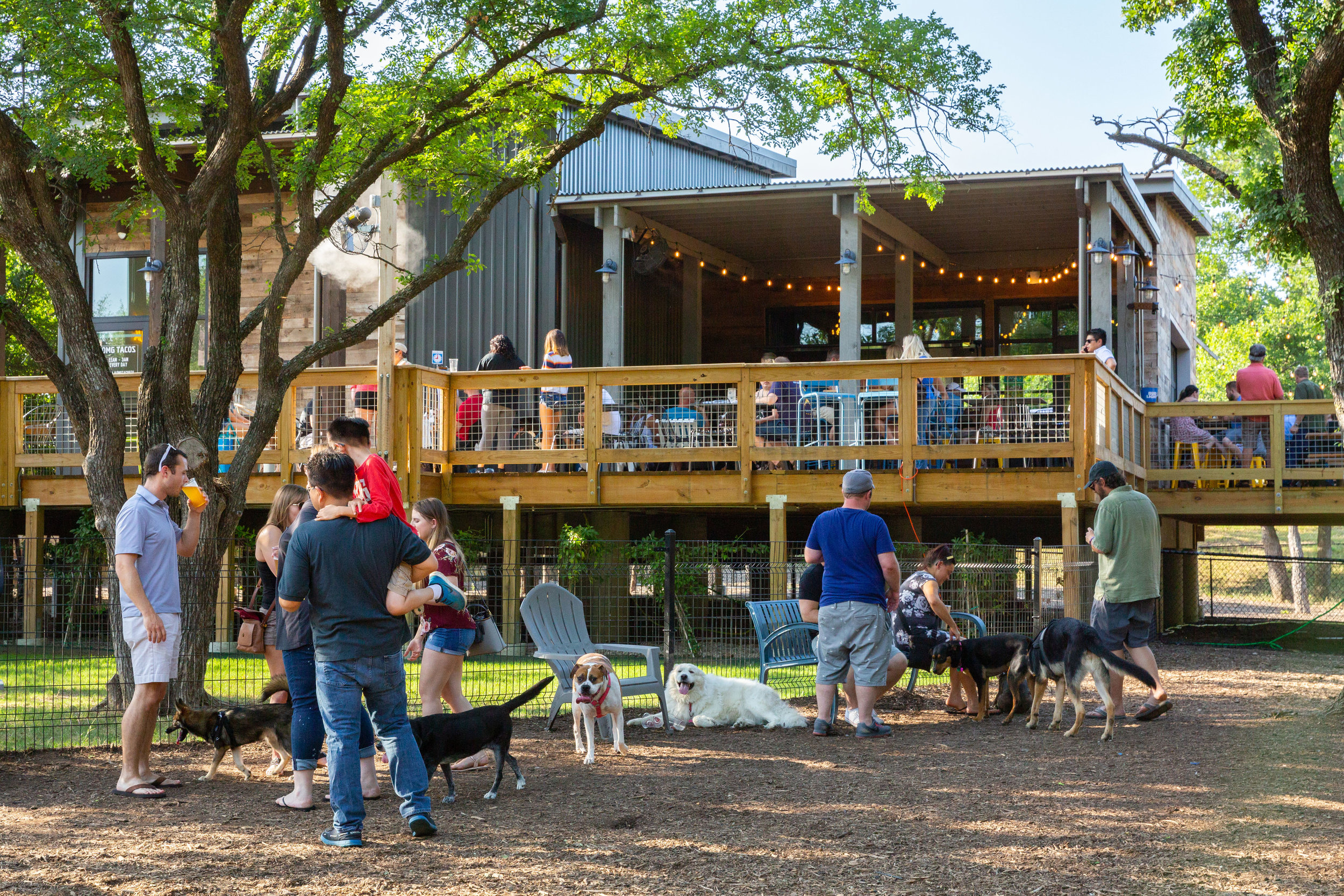 Grrrowler’s Tap Room & Beer Garden