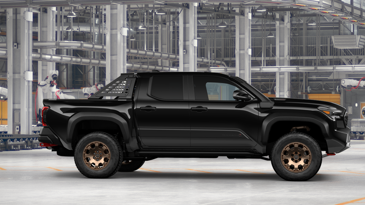 2026 Toyota Tacoma i-FORCE MAX Tacoma Trailhunter