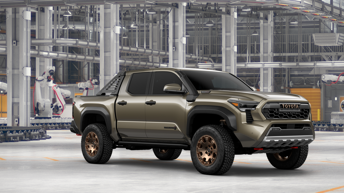 2026 Toyota Tacoma i-FORCE MAX Tacoma Trailhunter