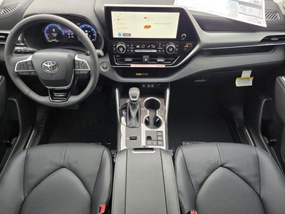 2026 Toyota Highlander Hybrid Platinum
