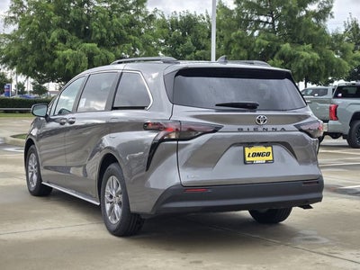 2026 Toyota Sienna LE