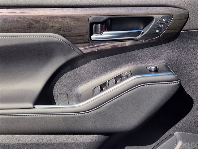 2026 Toyota Highlander Hybrid Limited