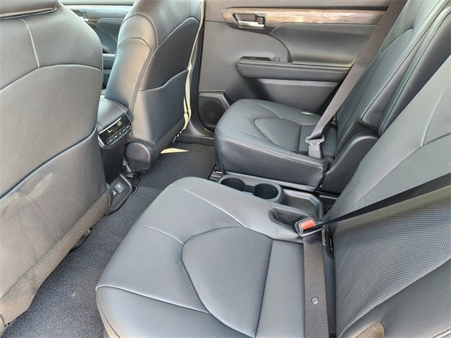 2026 Toyota Highlander Hybrid Limited