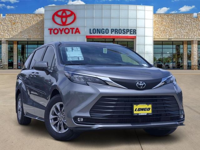 2026 Toyota Sienna XLE 8-Passenger Hybrid FWD's photo