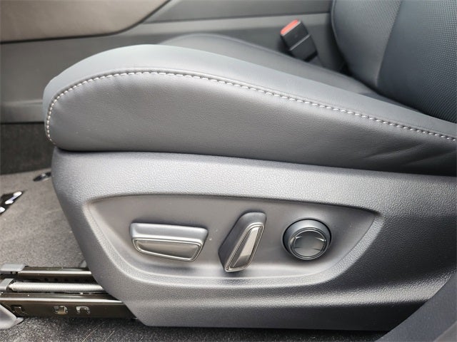 2026 Toyota Toyota Crown Nightshade