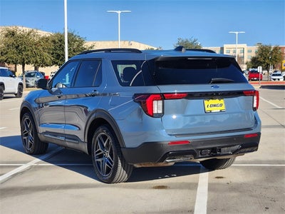 2025 Ford Explorer ST-Line