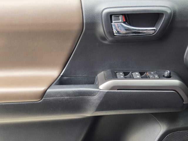 2022 Toyota Tacoma Limited V6