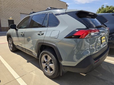 2022 Toyota RAV4 Hybrid XLE