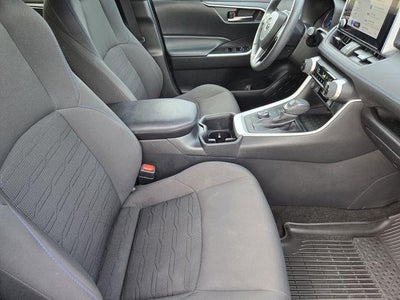 2023 Toyota RAV4 Hybrid SE
