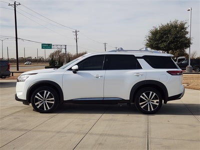 2025 Nissan Pathfinder Platinum
