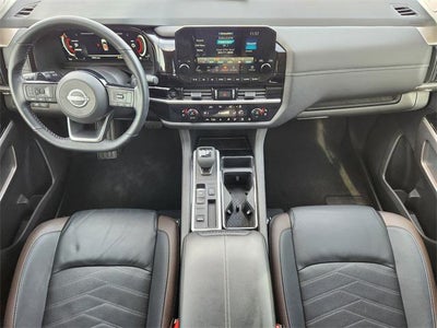 2025 Nissan Pathfinder Platinum