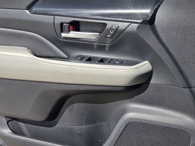 2025 Toyota Grand Highlander Hybrid Base