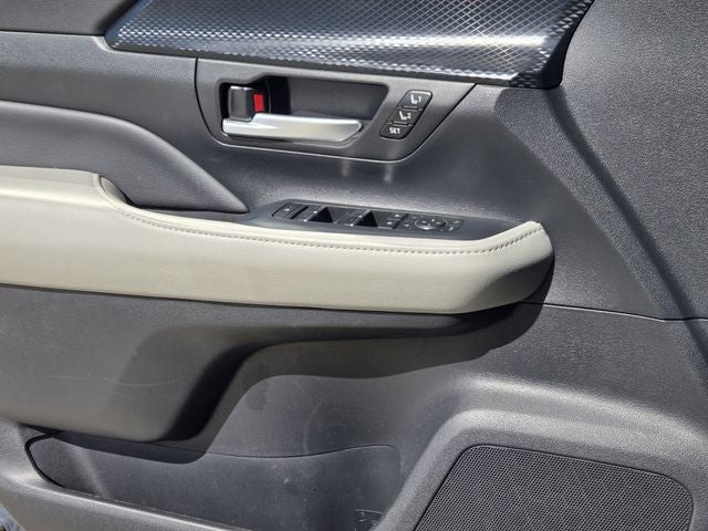 2025 Toyota Grand Highlander Hybrid Base