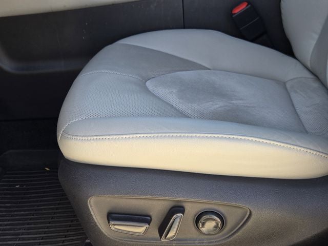 2025 Toyota Grand Highlander Hybrid Base