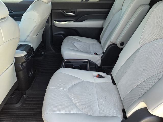 2025 Toyota Grand Highlander Hybrid Base