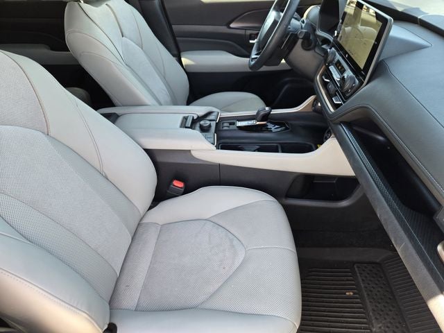 2025 Toyota Grand Highlander Hybrid Base