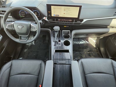 2025 Toyota Sienna Woodland Edition 7 Passenger