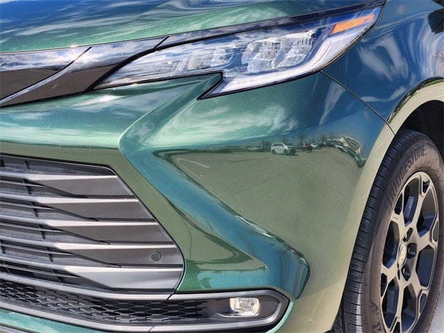 2025 Toyota Sienna Woodland Edition 7 Passenger