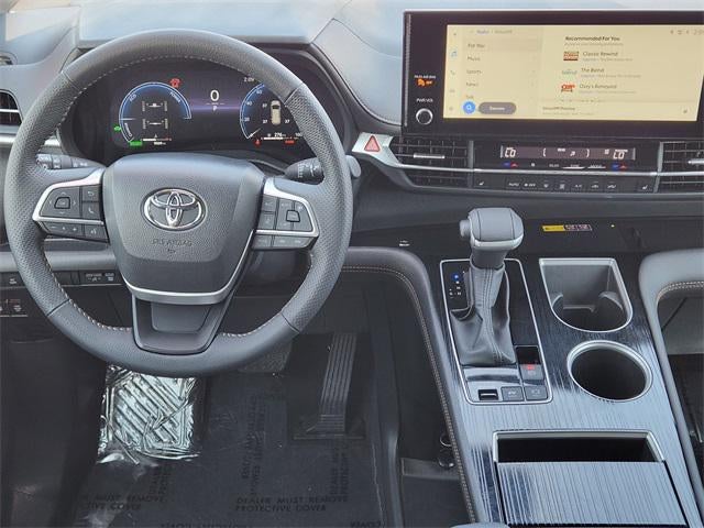 2025 Toyota Sienna Woodland Edition 7 Passenger