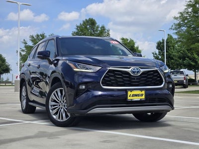 2023 Toyota Highlander Hybrid Platinum