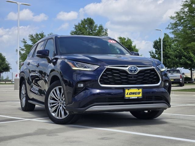 2023 Toyota Highlander Hybrid Platinum