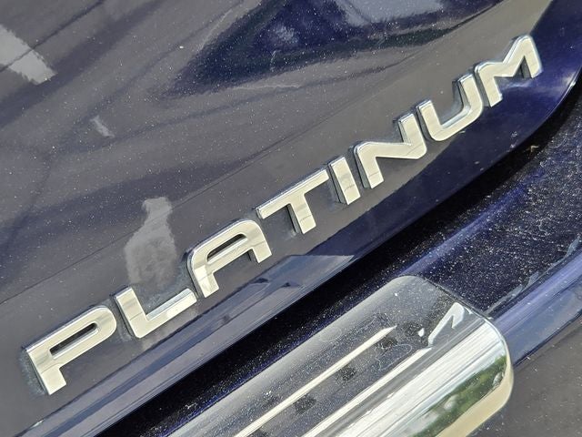 2023 Toyota Highlander Hybrid Platinum