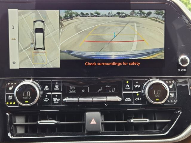 2023 Toyota Highlander Hybrid Platinum