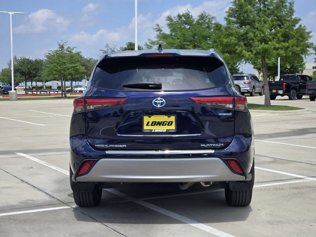 2023 Toyota Highlander Hybrid Platinum