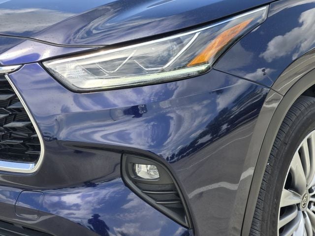 2023 Toyota Highlander Hybrid Platinum