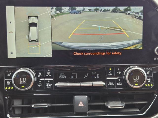 2023 Toyota Highlander Hybrid Platinum
