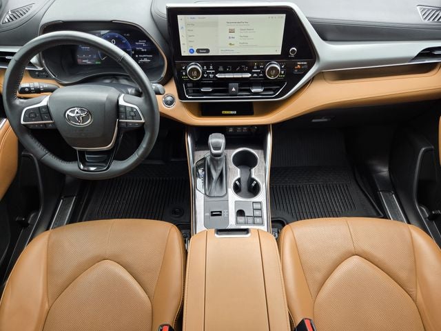 2023 Toyota Highlander Hybrid Platinum