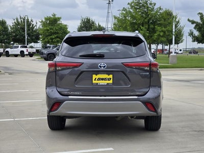 2023 Toyota Highlander Hybrid Platinum