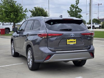 2023 Toyota Highlander Hybrid Platinum
