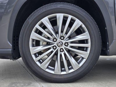 2023 Toyota Highlander Hybrid Platinum