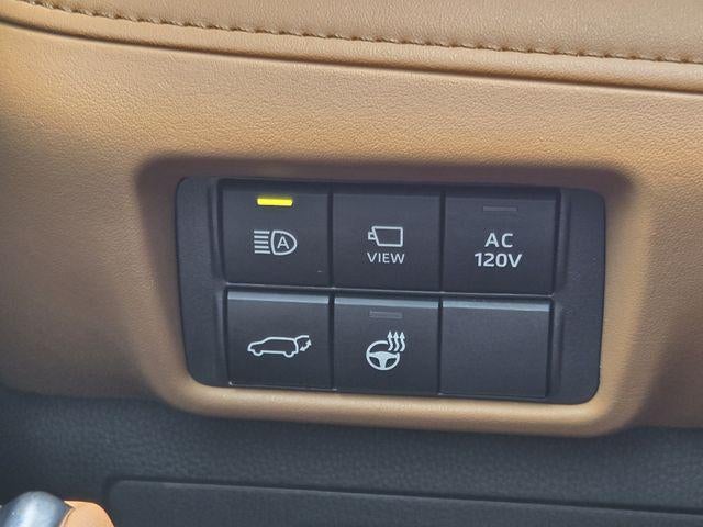 2023 Toyota Highlander Hybrid Platinum