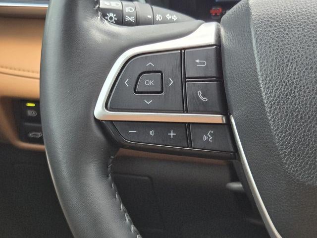 2023 Toyota Highlander Hybrid Platinum