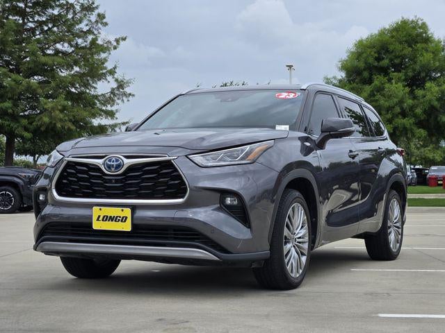 2023 Toyota Highlander Hybrid Platinum