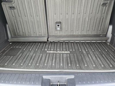 2023 Toyota Highlander Hybrid Platinum