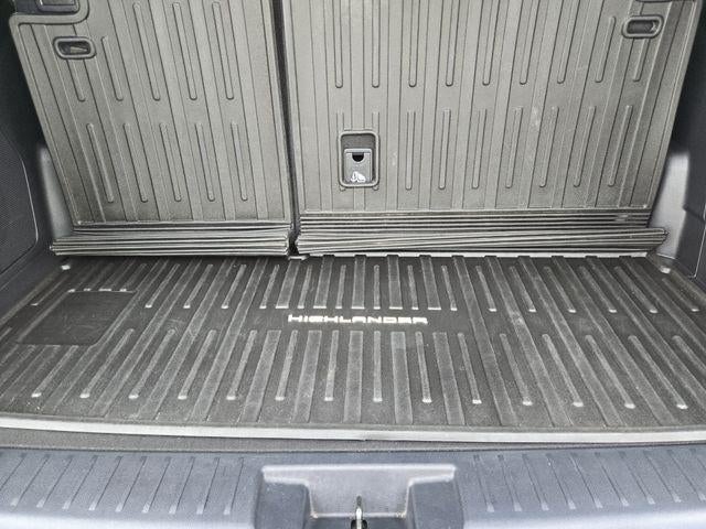 2023 Toyota Highlander Hybrid Platinum