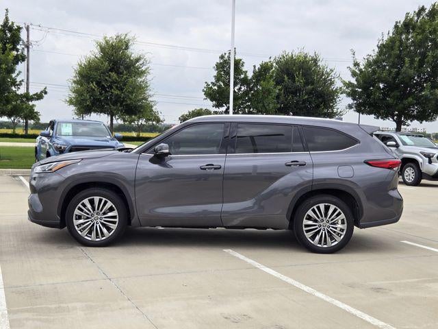 2023 Toyota Highlander Hybrid Platinum