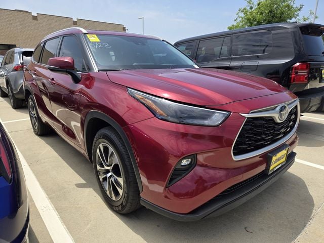 2022 Toyota Highlander Hybrid XLE