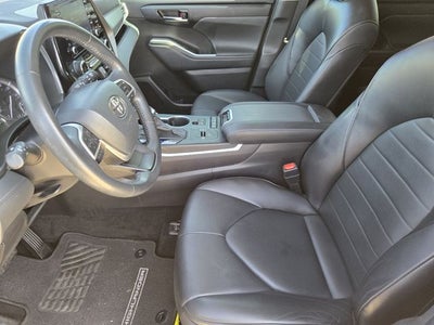 2022 Toyota Highlander XLE