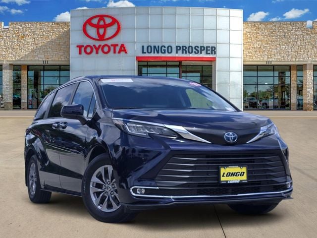 2023 Toyota Sienna XLE 8-Passenger Hybrid FWD's photo