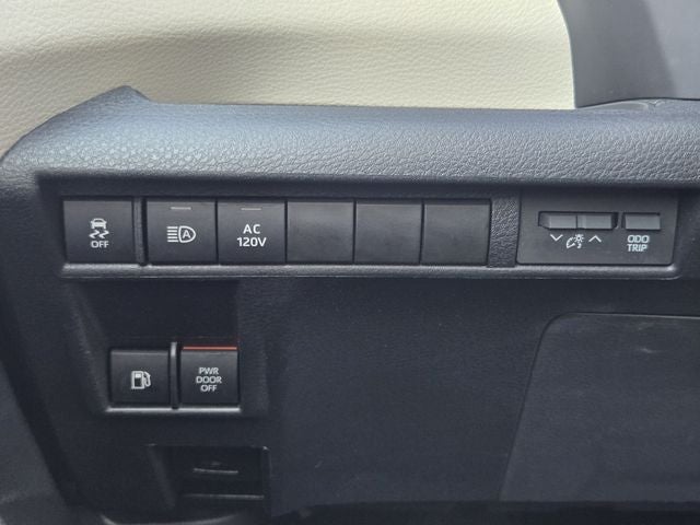 2022 Toyota Sienna XLE 7 Passenger