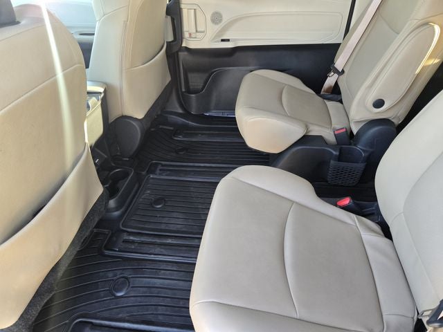 2022 Toyota Sienna XLE 7 Passenger