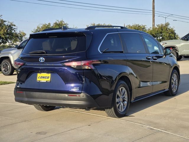 2022 Toyota Sienna XLE 7 Passenger