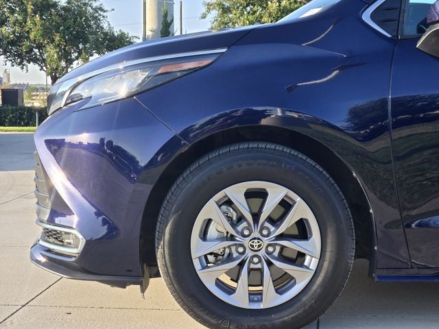 2022 Toyota Sienna XLE 7 Passenger
