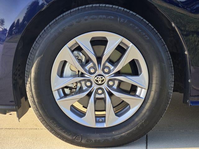 2022 Toyota Sienna XLE 7 Passenger