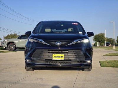 2022 Toyota Sienna XLE 7 Passenger