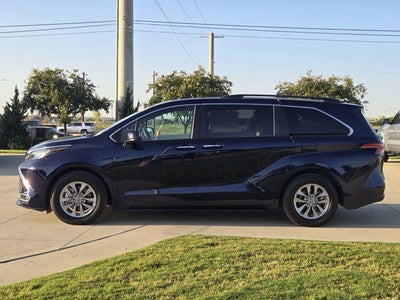 2022 Toyota Sienna XLE 7 Passenger